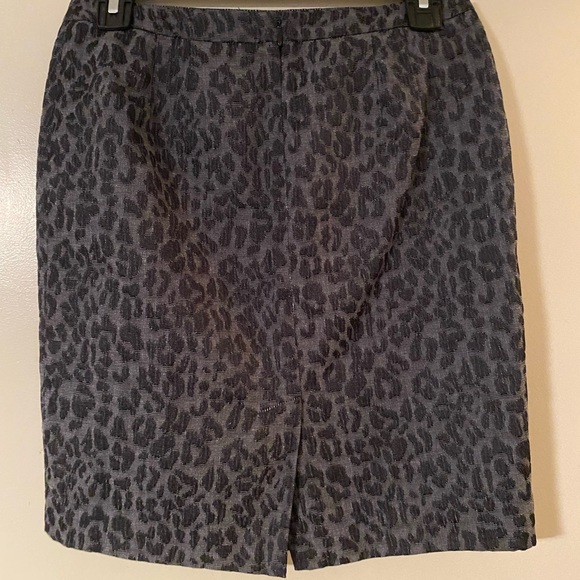 Loft women’s skirt, size 2 petite - Picture 2 of 6